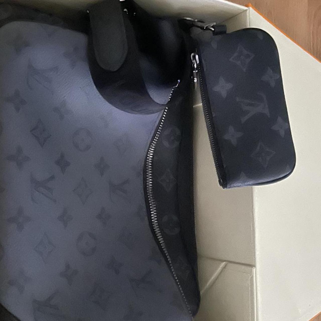 Louis Vuitton Taiga messenger bag. Compact and - Depop