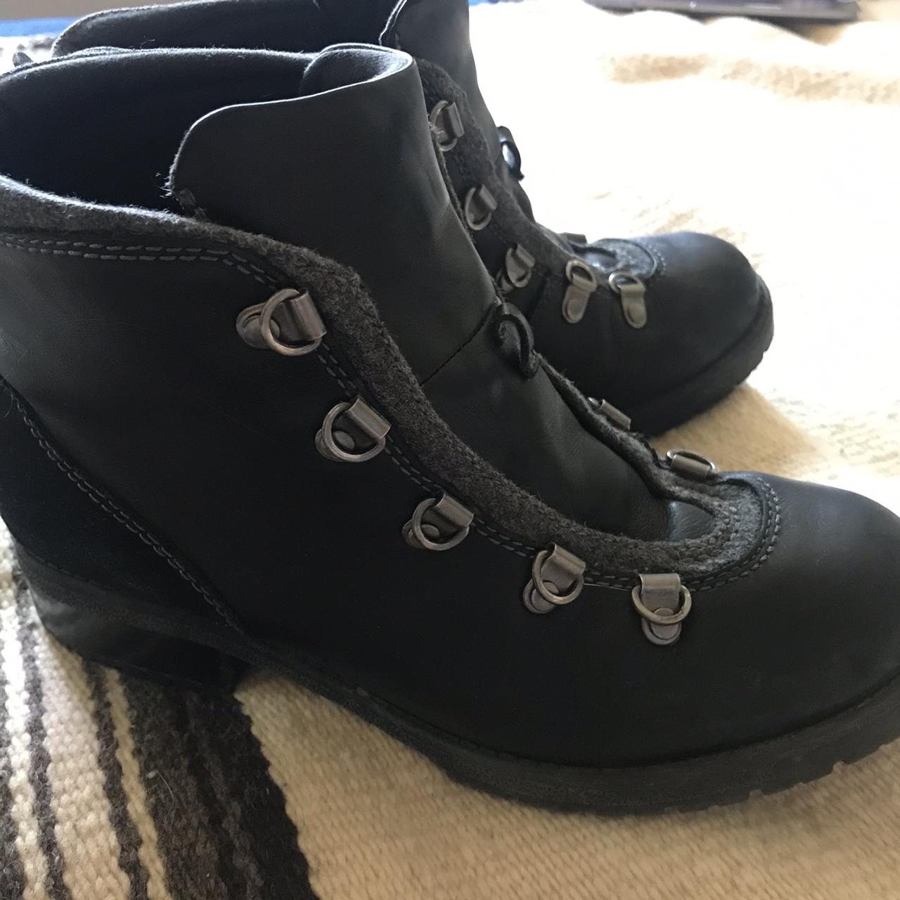 clarks black boots