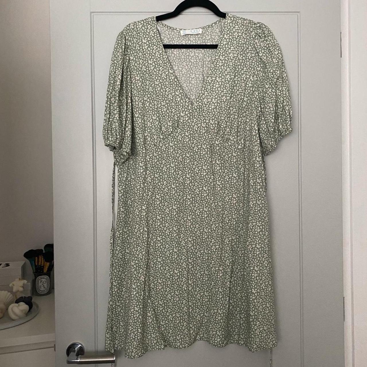 Primark Women's Green and White Dress | Depop