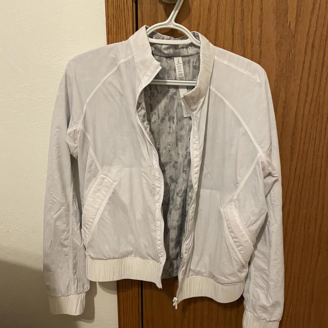 SIZE 6 LULULEMON WINDBREAKER/ JACKET. Bought it and... - Depop