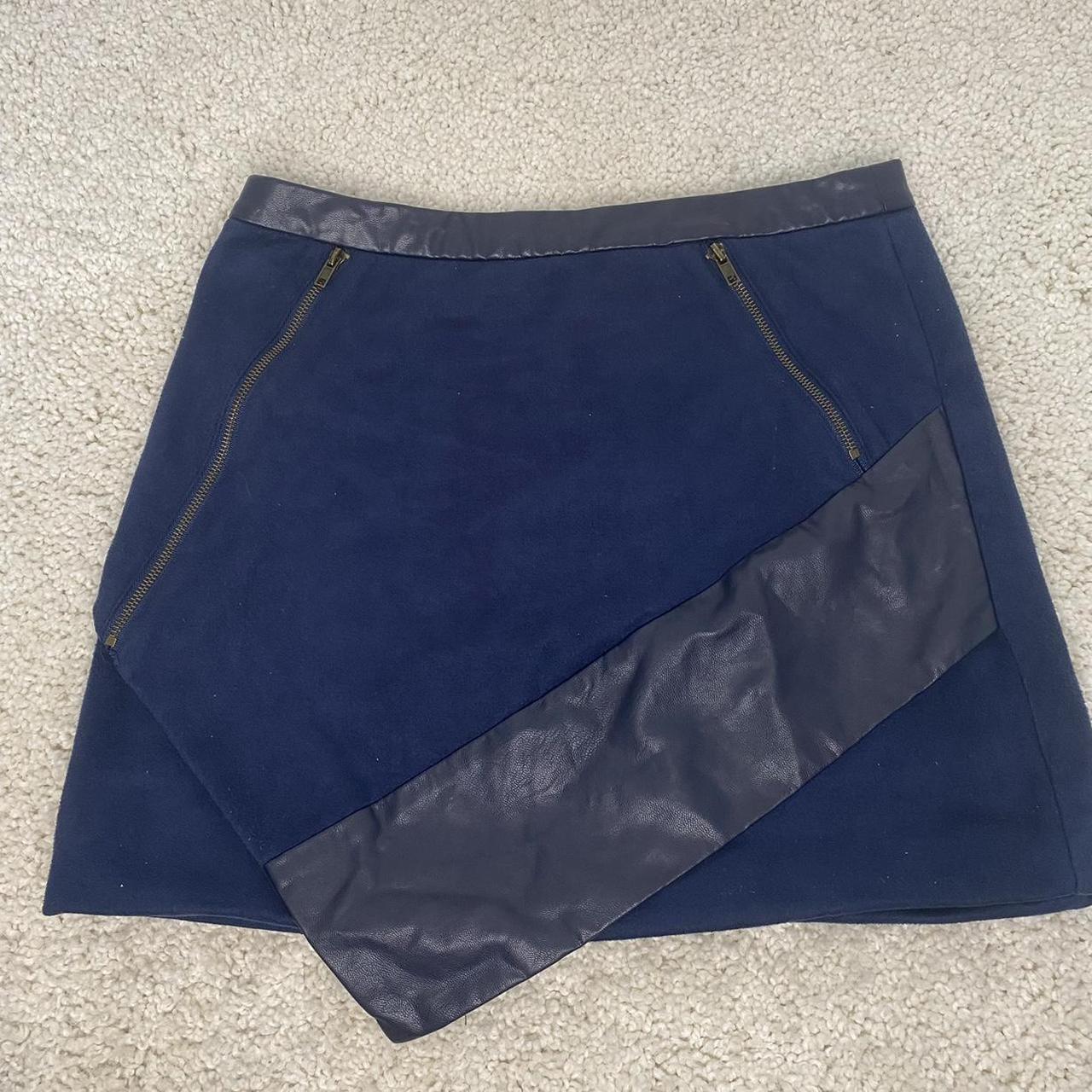 American Vintage Women's Blue and Navy Skirt | Depop