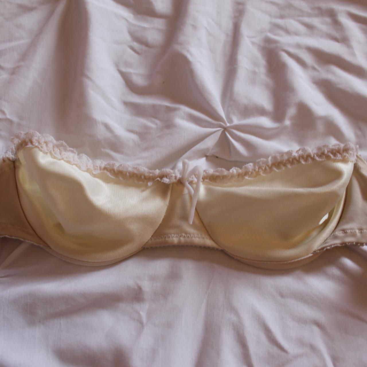 JCPenney Women's Cream Bra | Depop