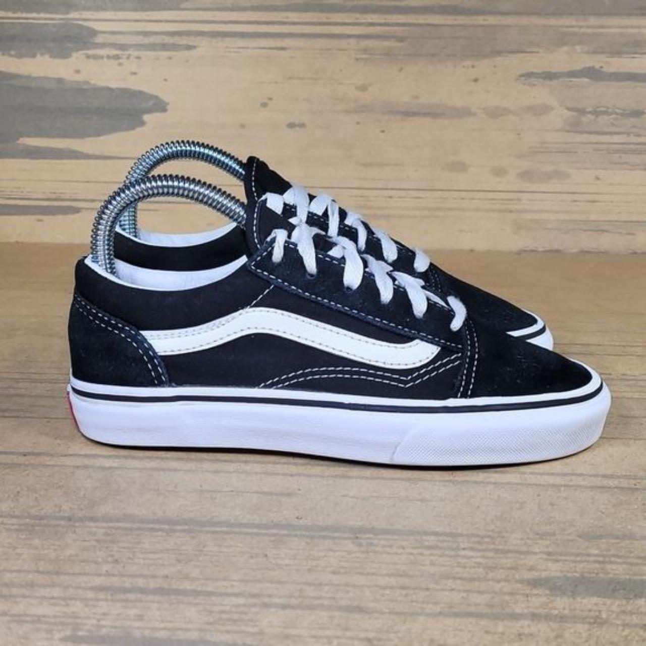 Black and white vans size outlet 3.5