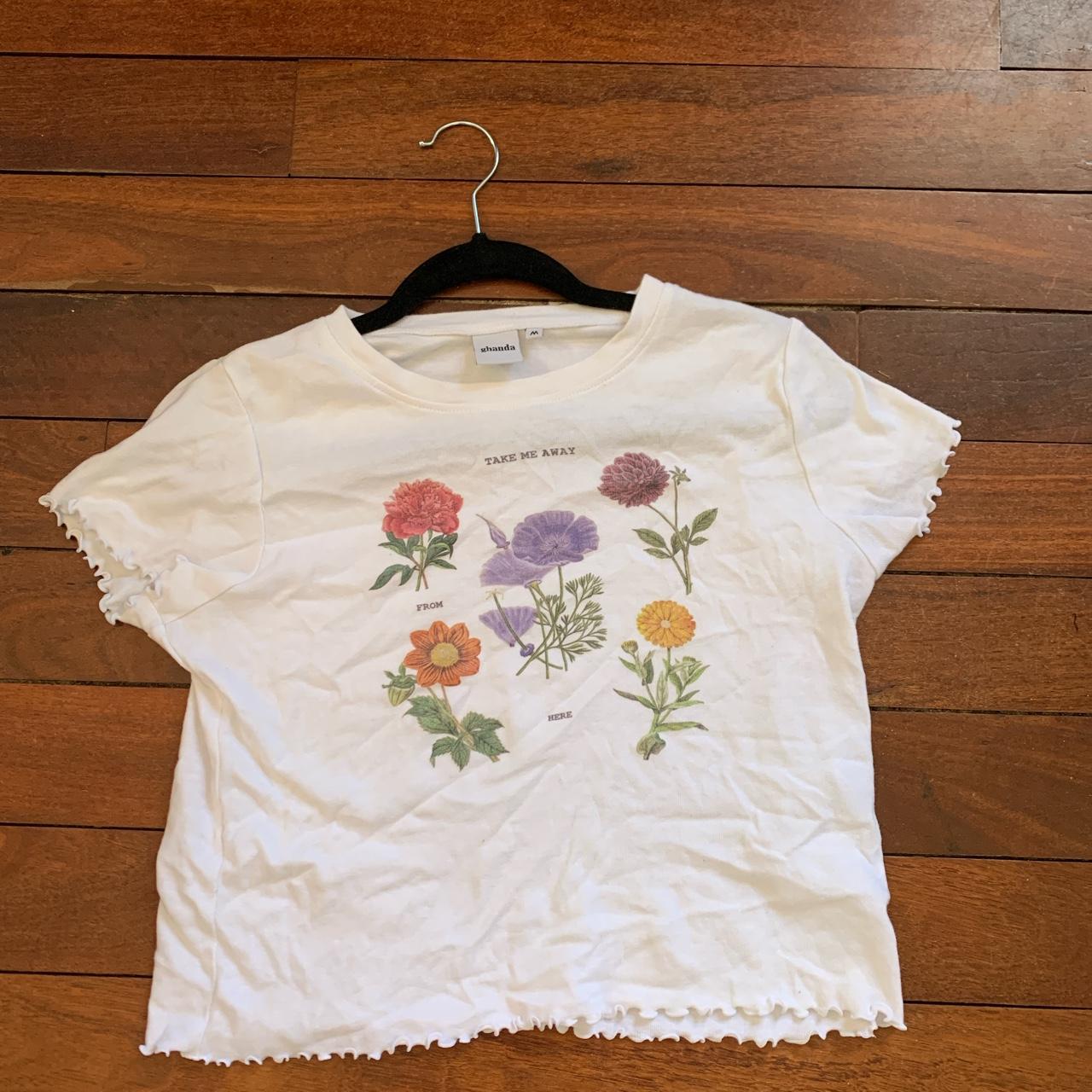 ghanda flower t-shirt super cute top only worn a... - Depop