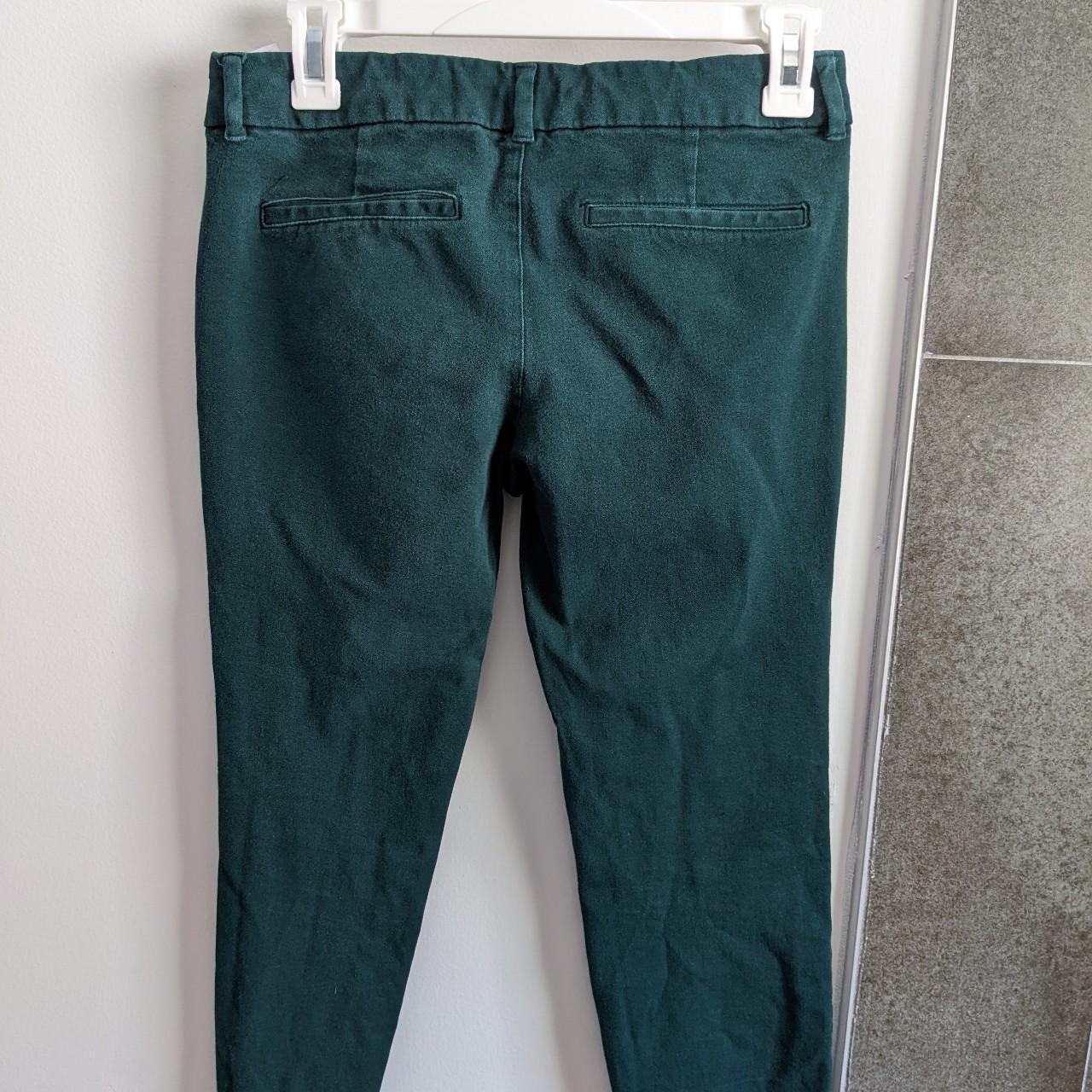 Old Navy Pixie mid rise pants in emerald. Size 6 - Depop