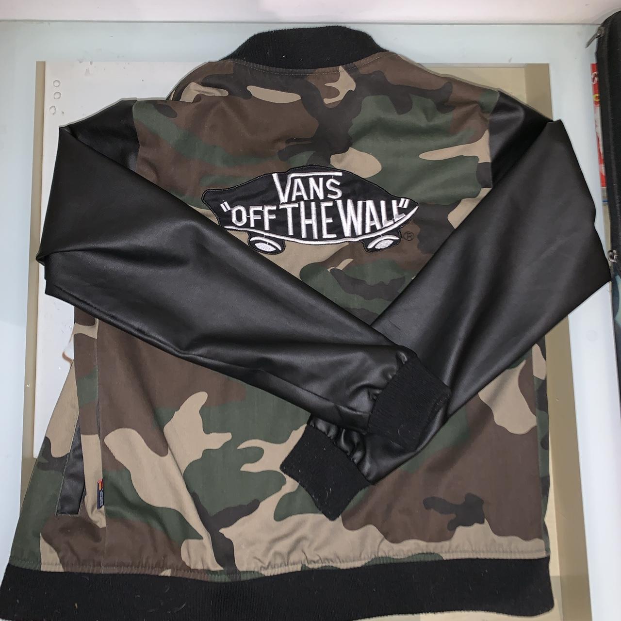 Vans on sale jacket camo