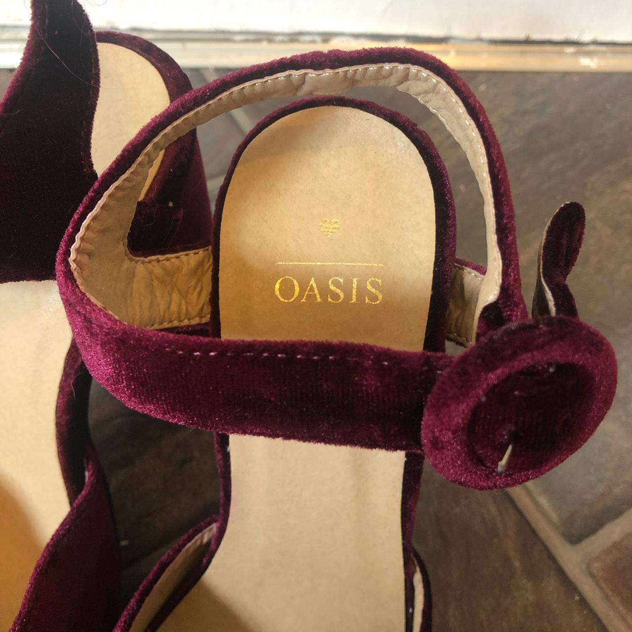 Oasis shops vixen velvet heel