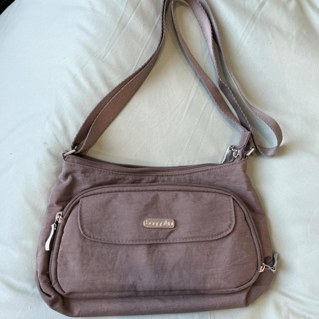 baggallini cross body purse Depop