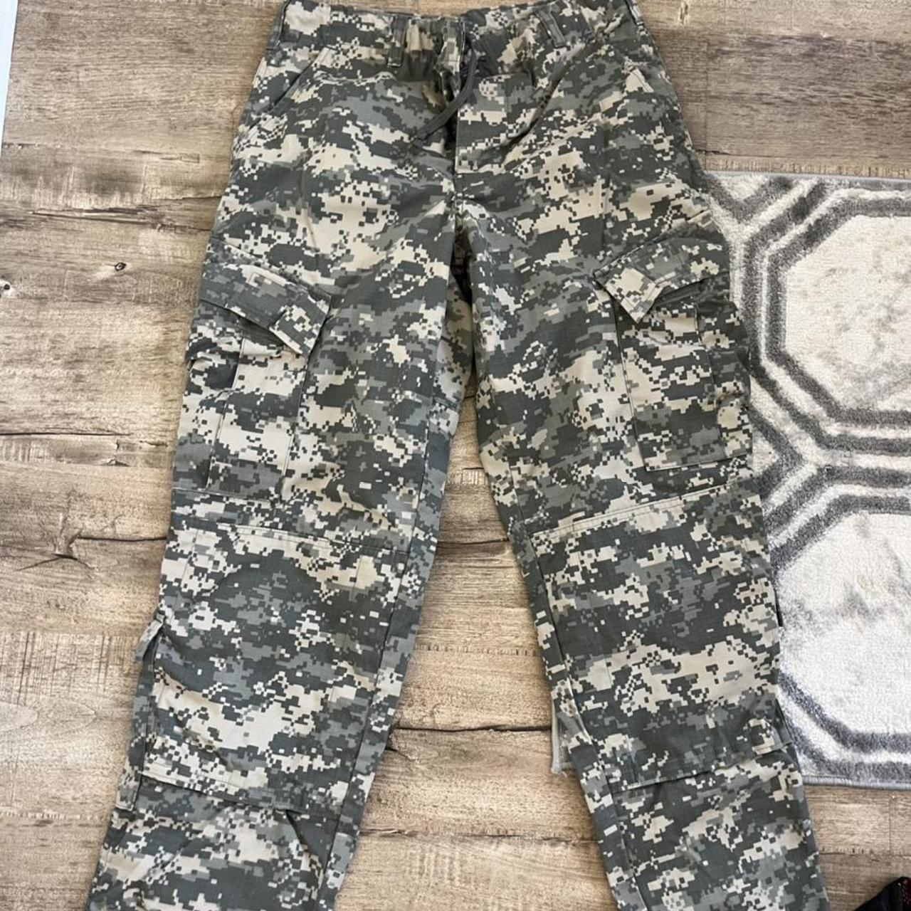 LRG CAMO PANTS LIFTED RESEARCH GROUP USED ON ALLOT - Depop