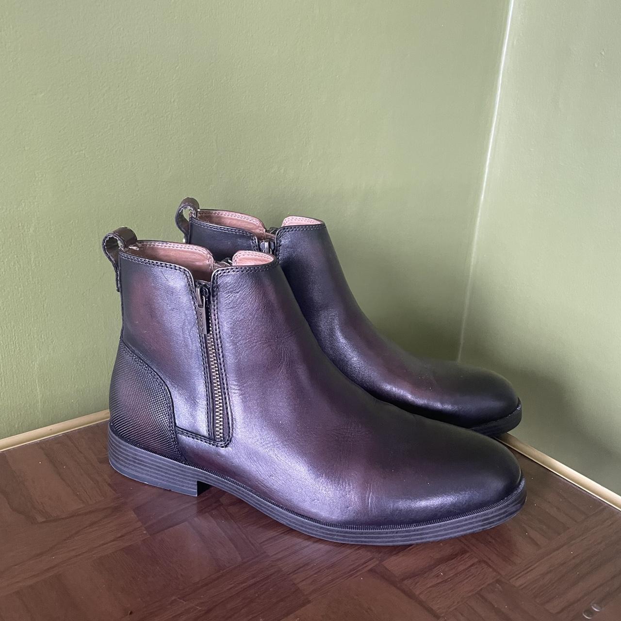 DKNY Men's Brown Boots Depop