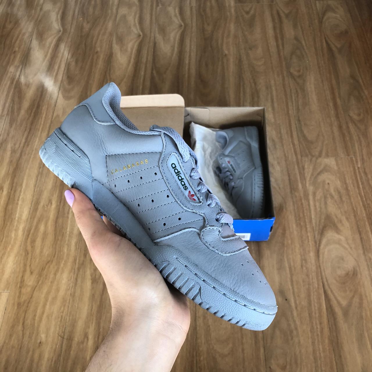 Yeezy hot sale powerphase size