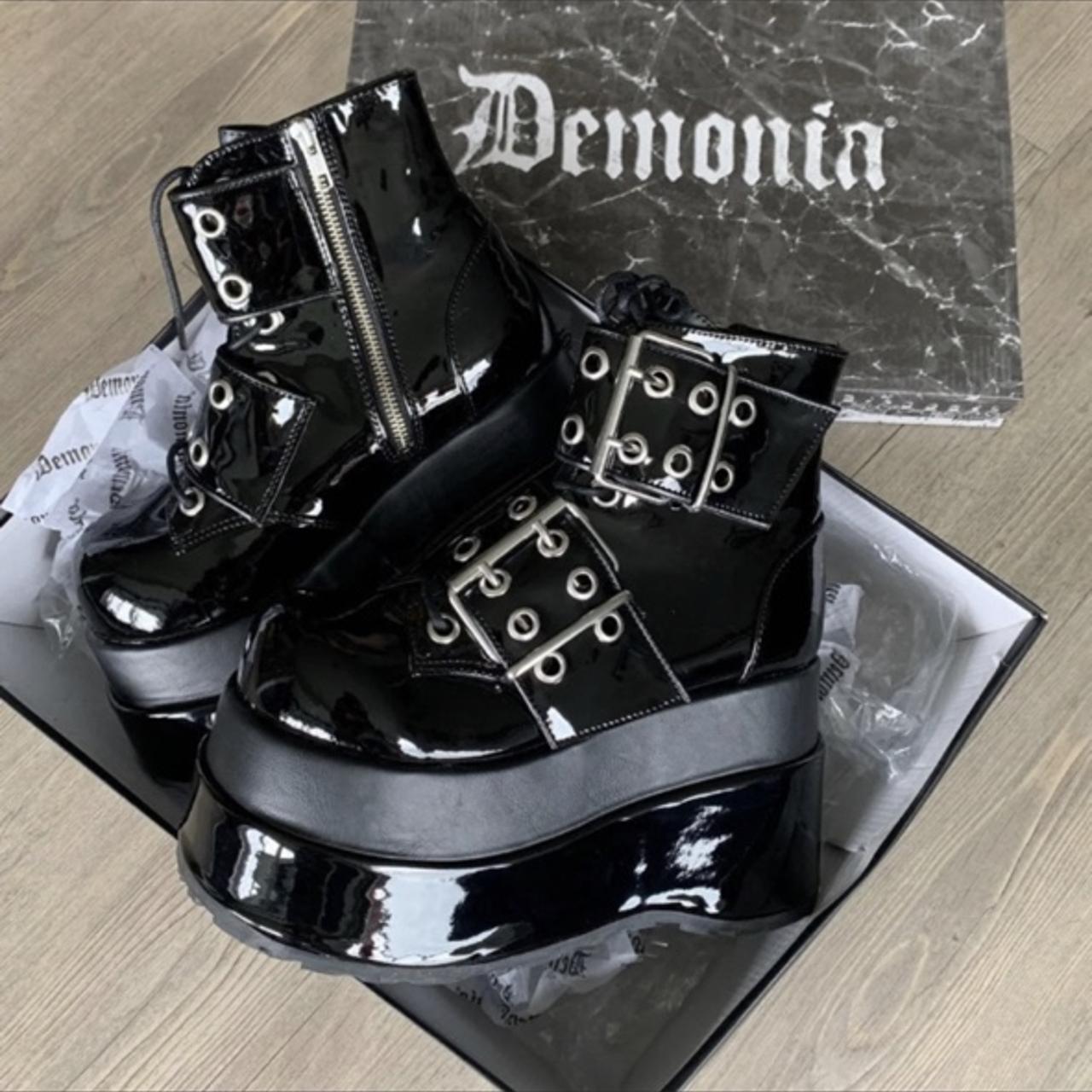 bear 104 demonia black