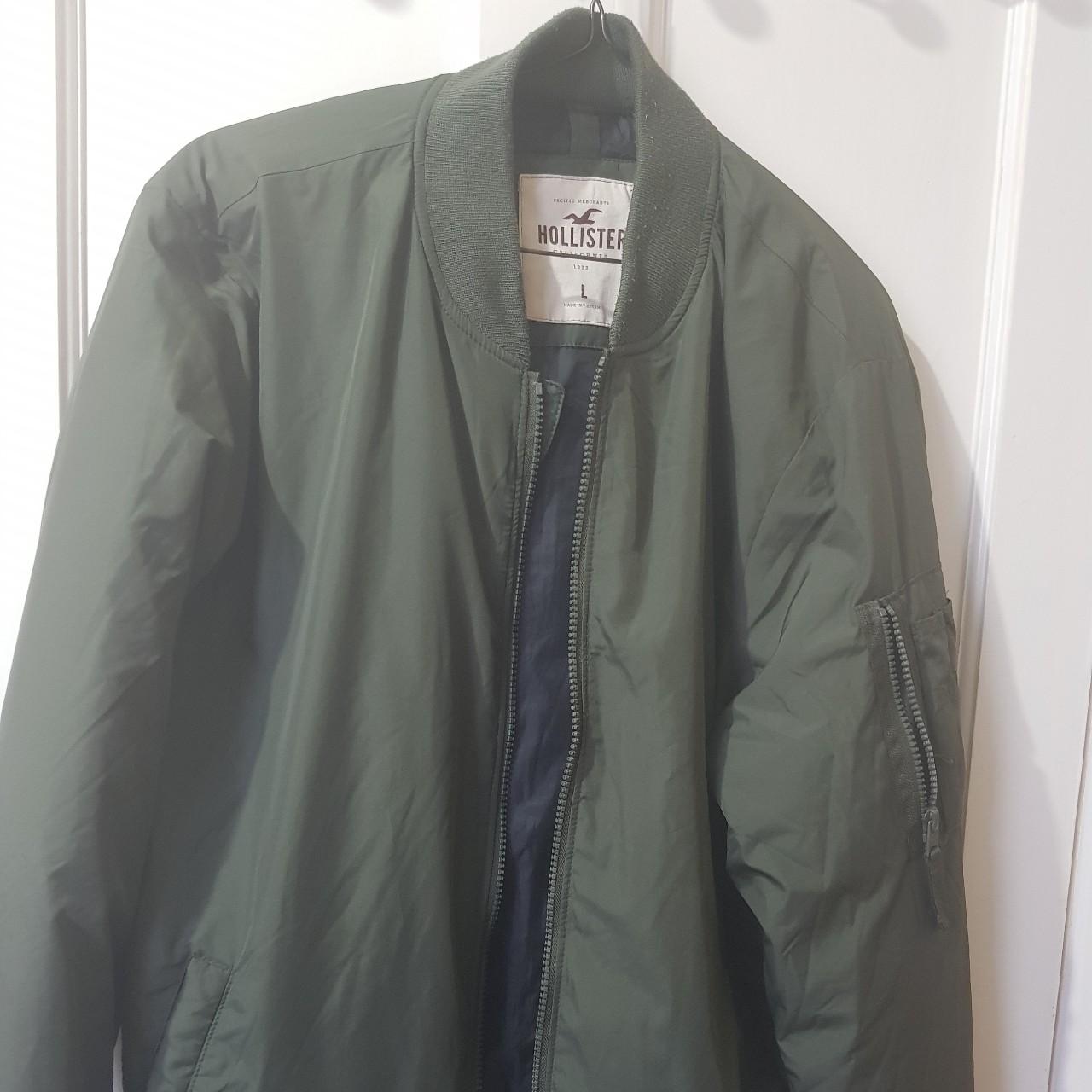 Hollister green deals bomber jacket