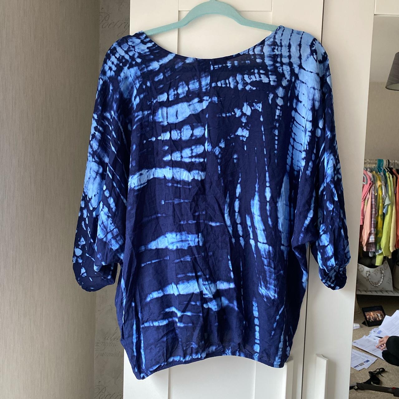 Forever 21 Women's White and Blue Top | Depop