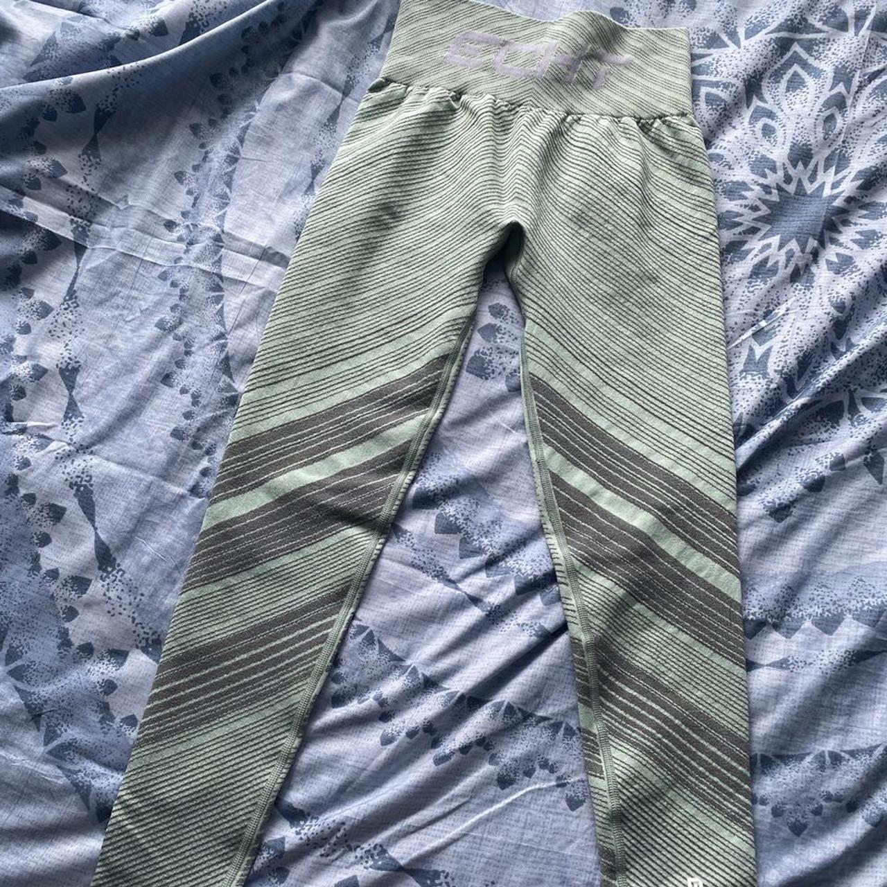 Super fun green Echt leggings! Pattern is super... Depop