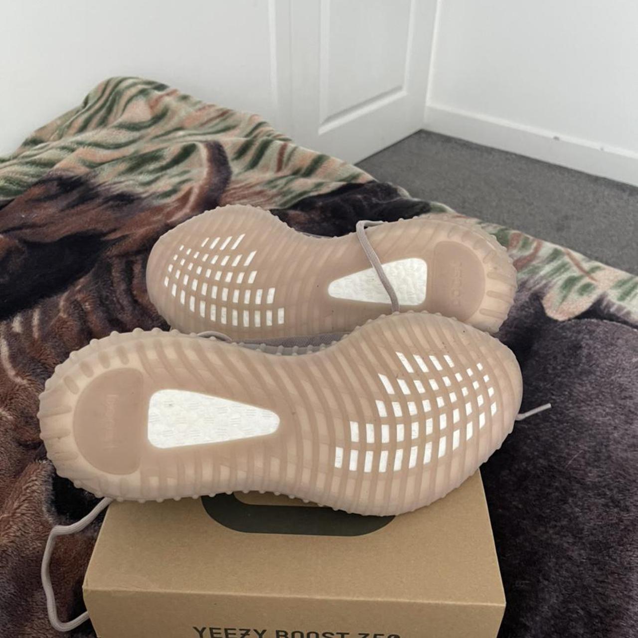 yeezy boost 350 v2 monmis