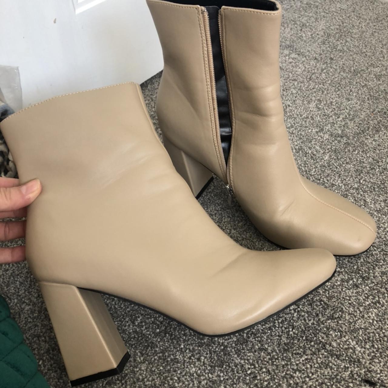 Boohoo Women's Boots Depop