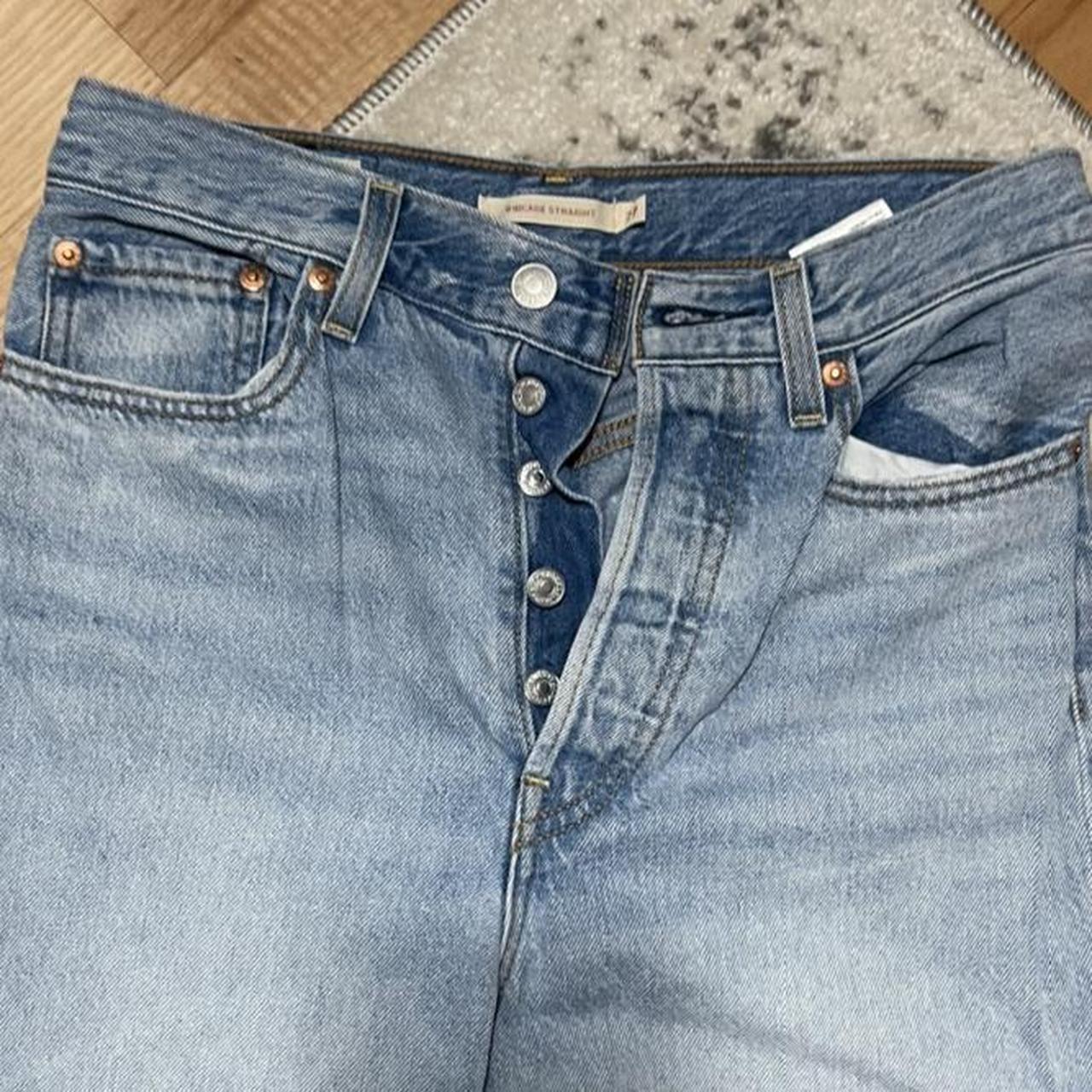 super cute Levi’s rib cage straight jeans, currently... - Depop