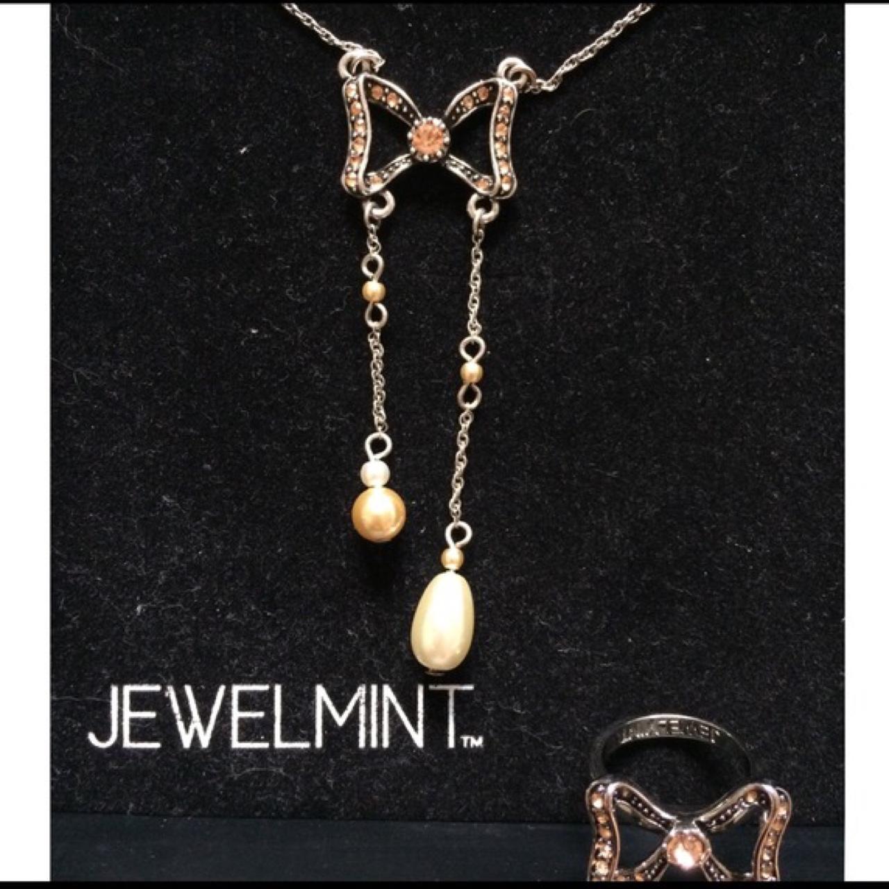 Jewel mint bow necklace-ring set with peach Depop