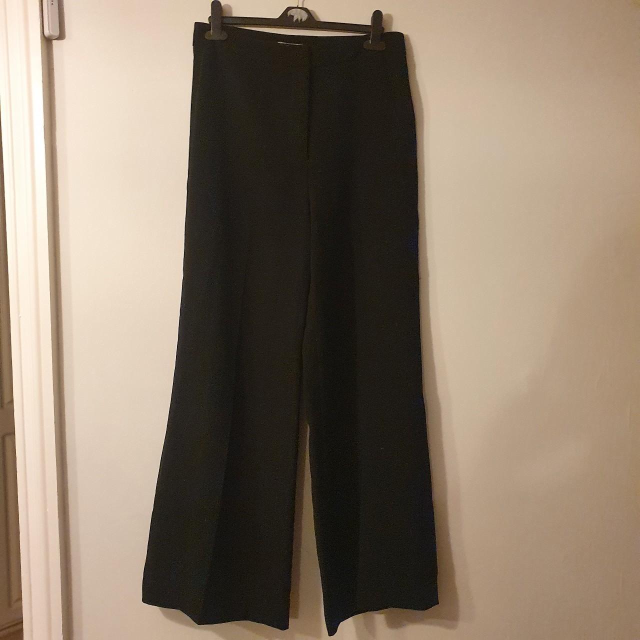 H&M Black flare trousers 🌼 only worn a couple of... - Depop