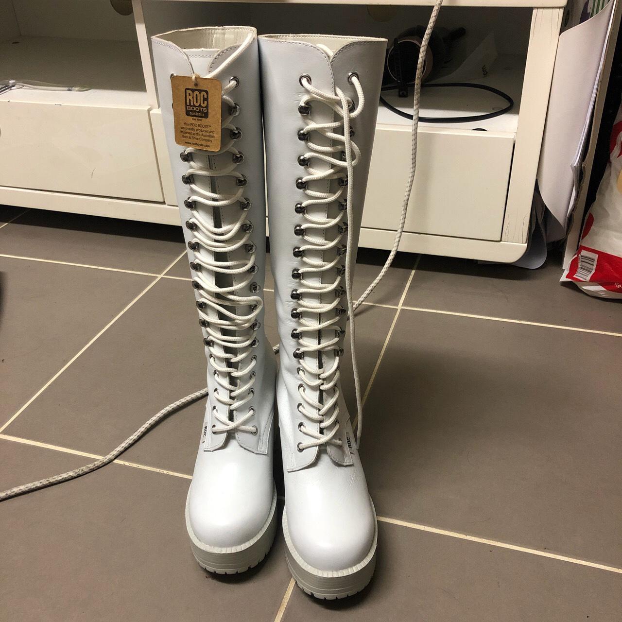 roc lash boots white