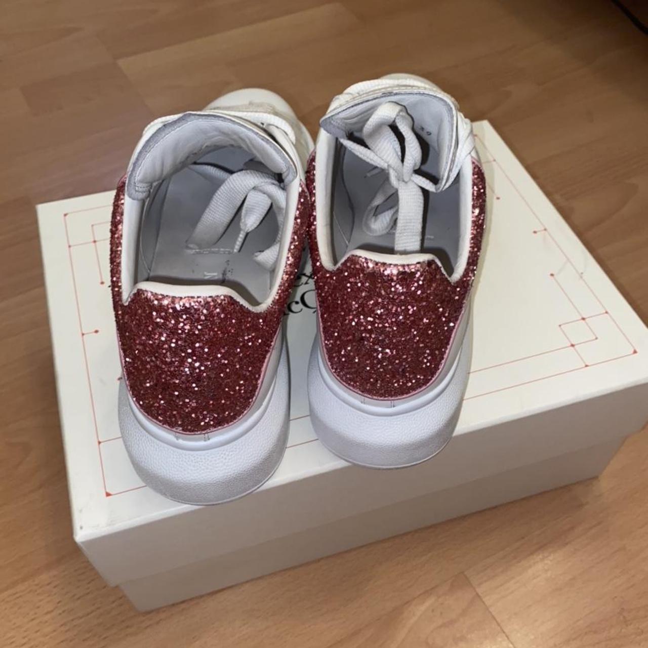 Alexander mcqueen glitter runway 2024 sneakers