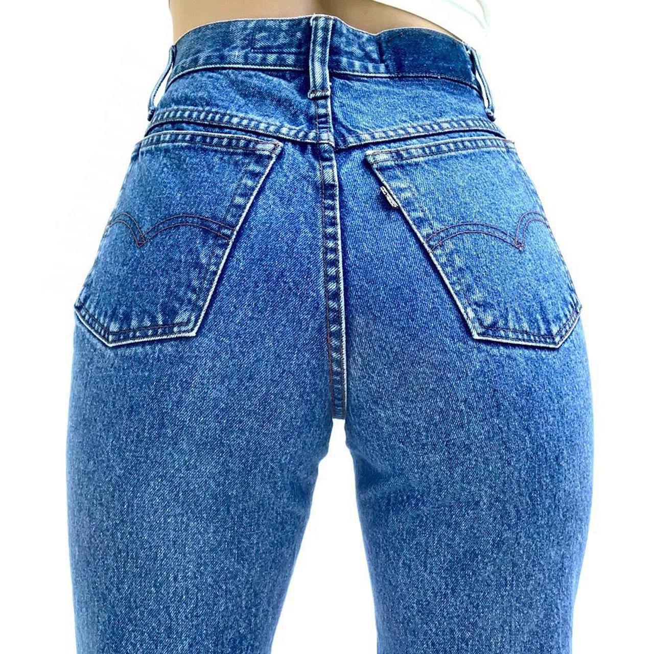 Vintage Levi’s 900 series Mom Jeans Leg High Waisted...