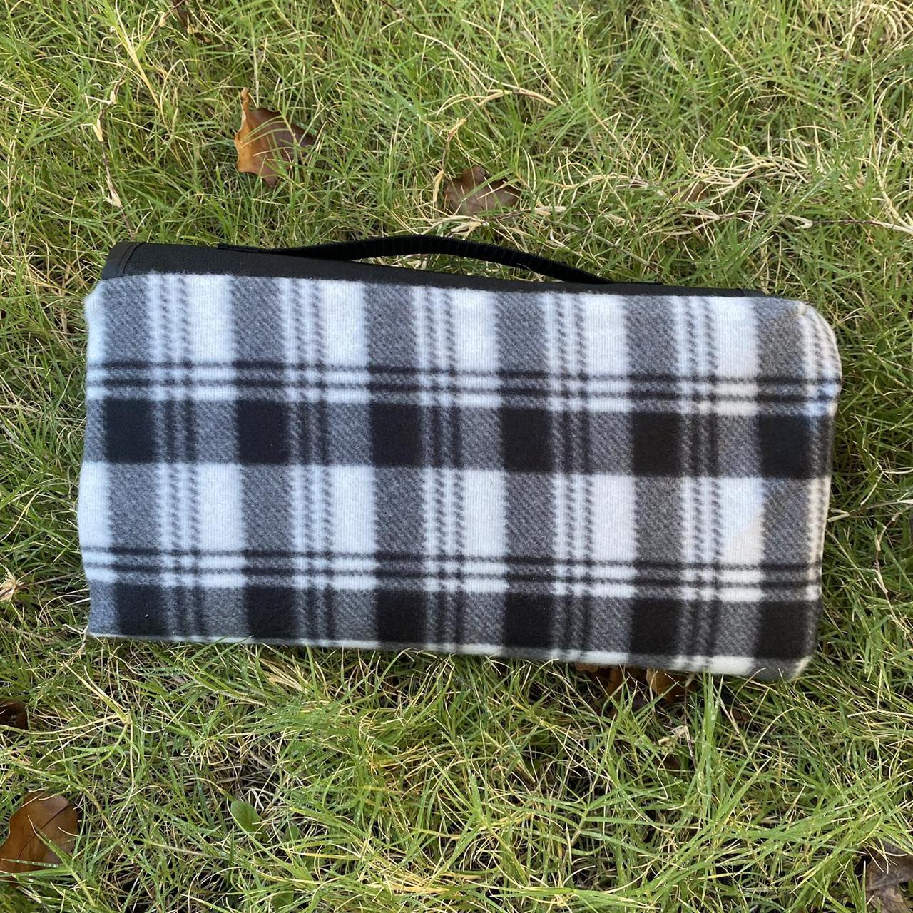 Product Image 2 - NFL Raiders Checkered Outdoor Blanket.