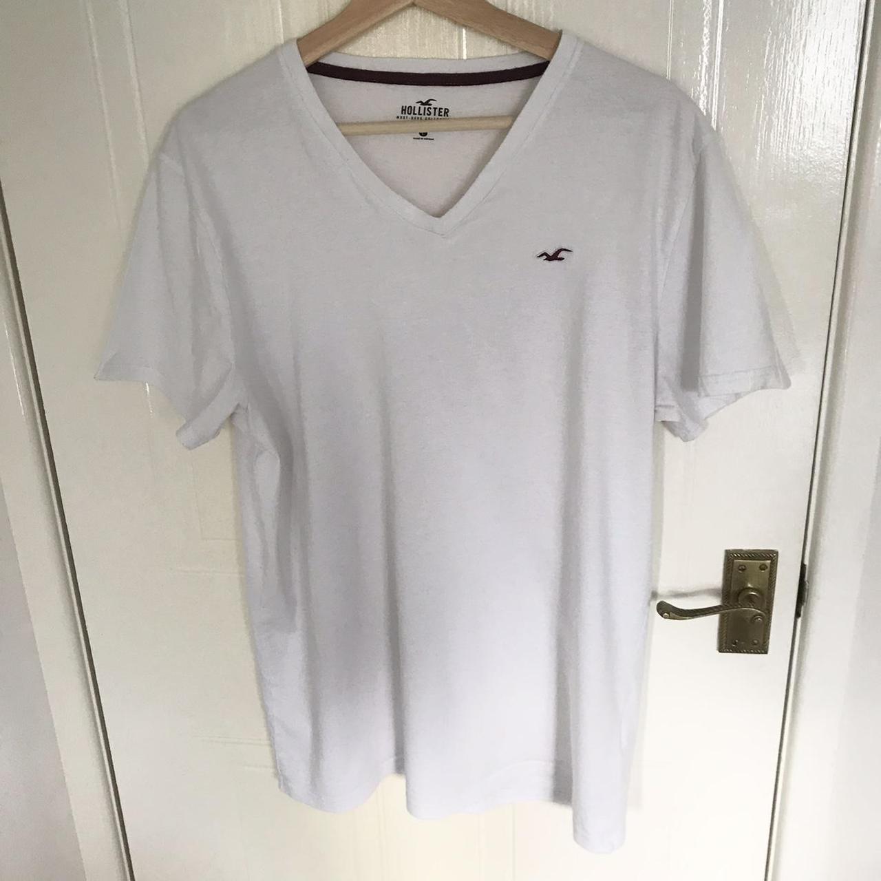 hollister v neck tee