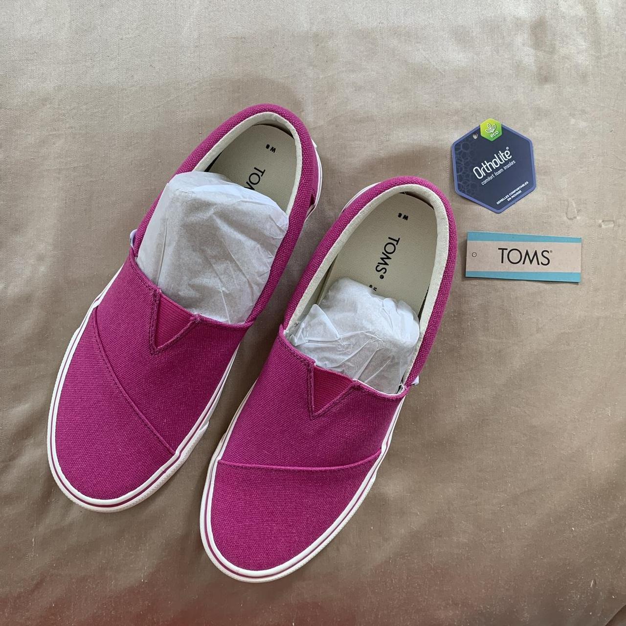 toms pink shoes