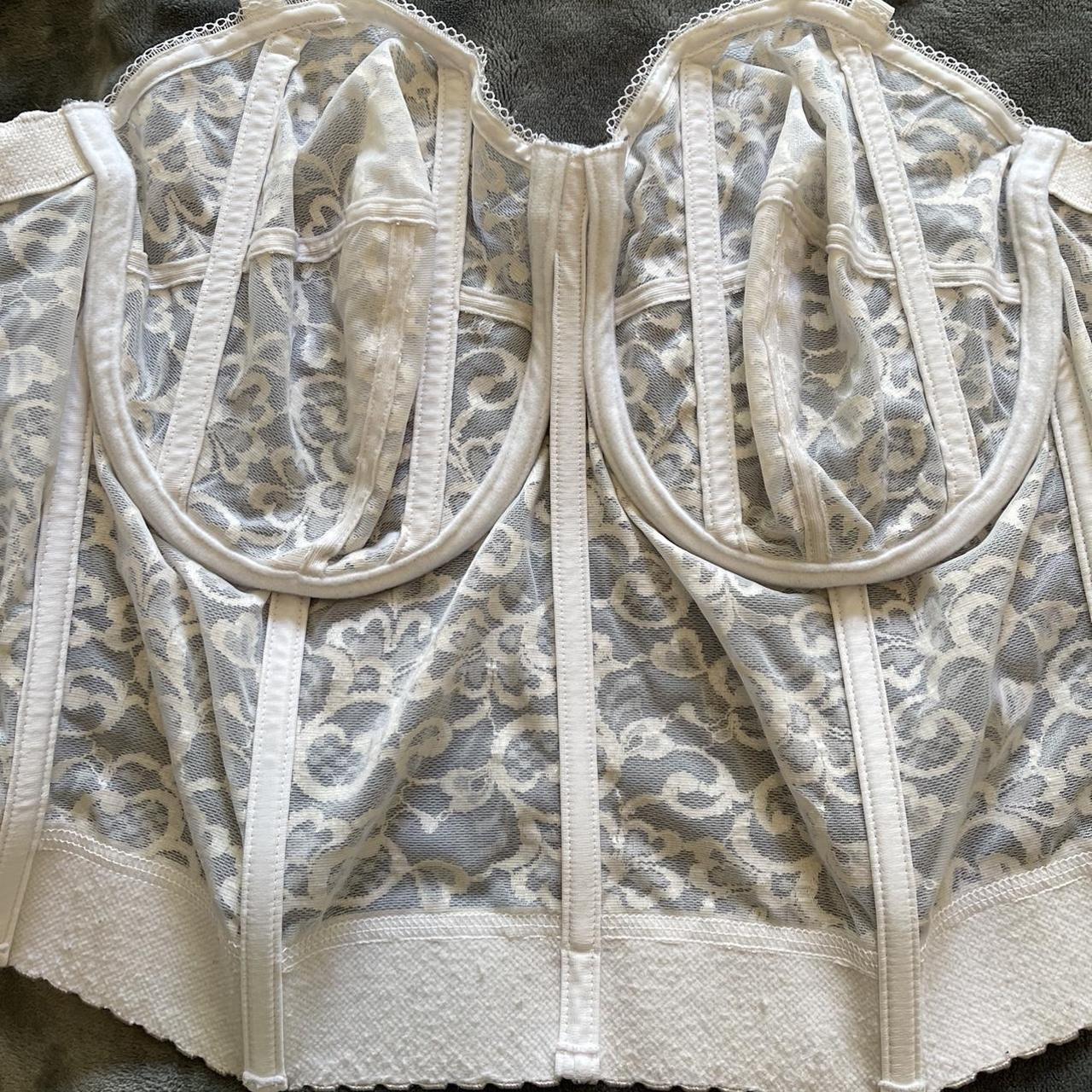 Product Image 2 - Beautiful white lace corset size