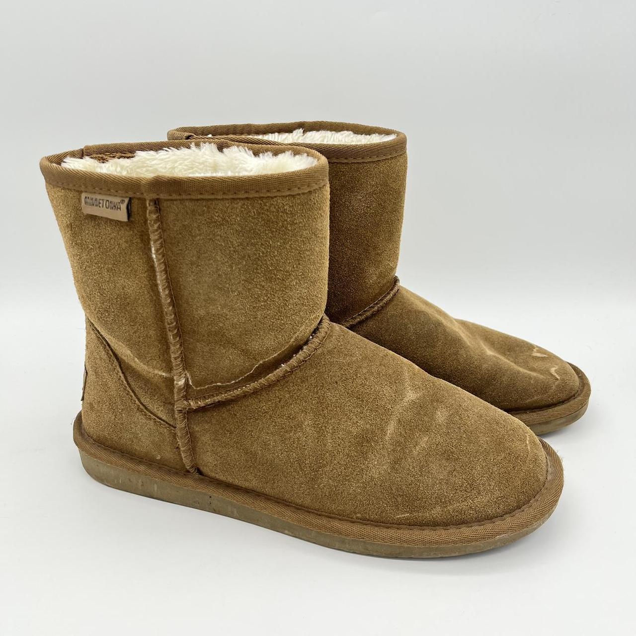 Product Image 1 - Minnetonka Cream Boots

•Minnetonka Tan Fur