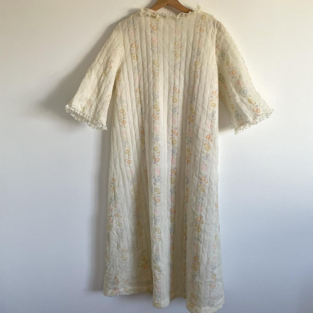 Vintage Housecoat Jacket 70s dainty pastel floral... Depop