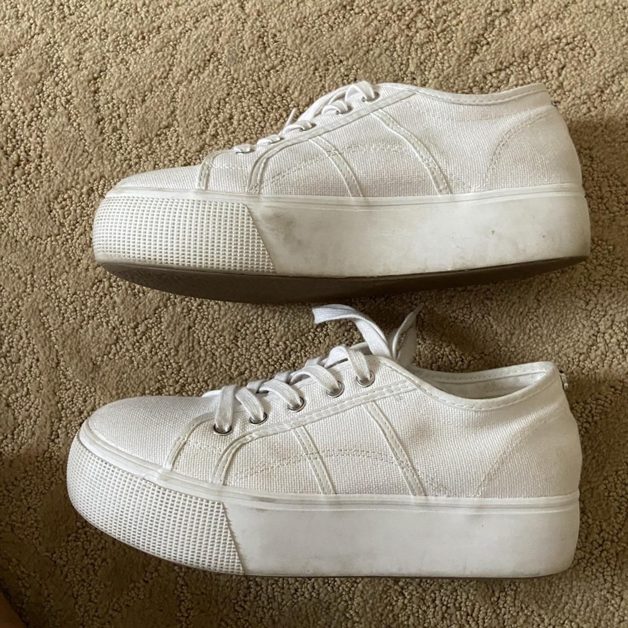 STEVE MADDEN WHITE PLATFORM SHOES, size 9.5. worn... - Depop