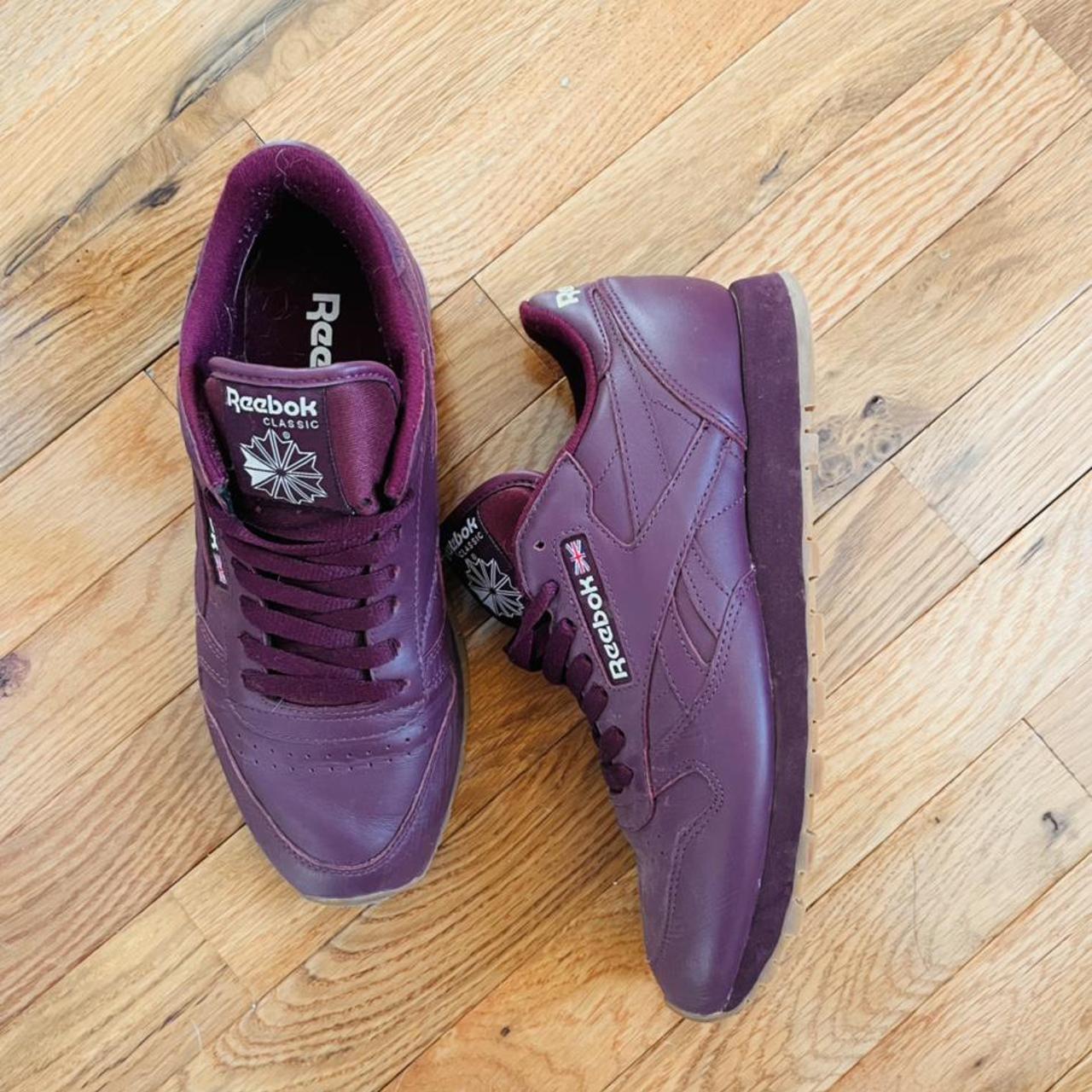 Reebok sale burgundy trainers