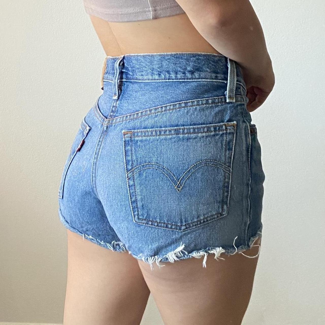 501 levis shorts tagged a 26 but could also fit a 27 - Depop