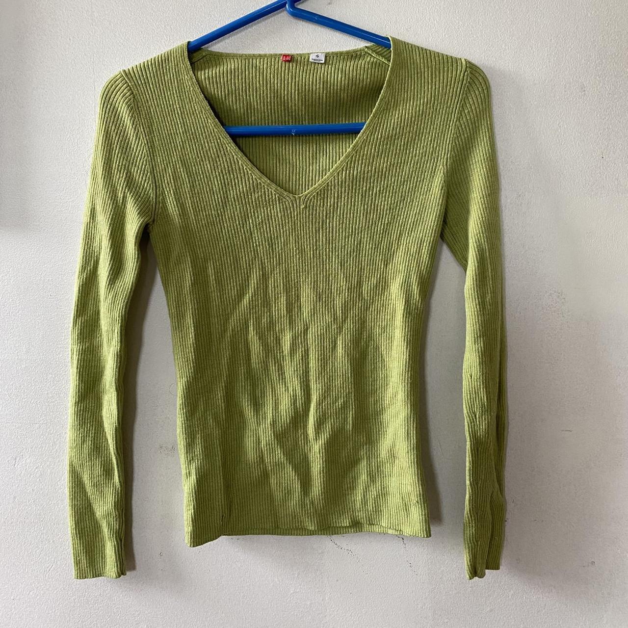 Gorgeous chartreuse green fitted V-neck ribbed... - Depop