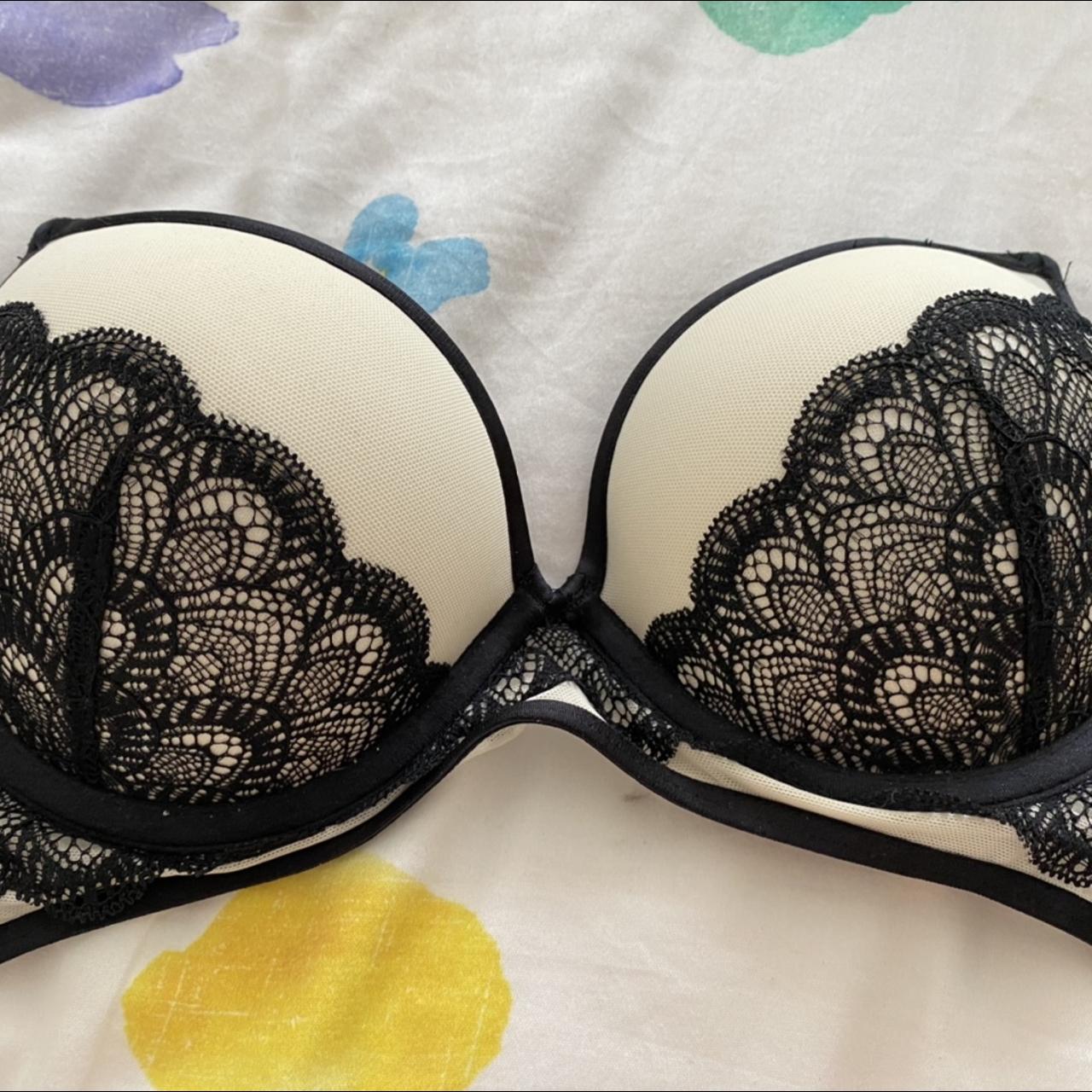 Sexy Black and White Push up bra Never worn. - Depop