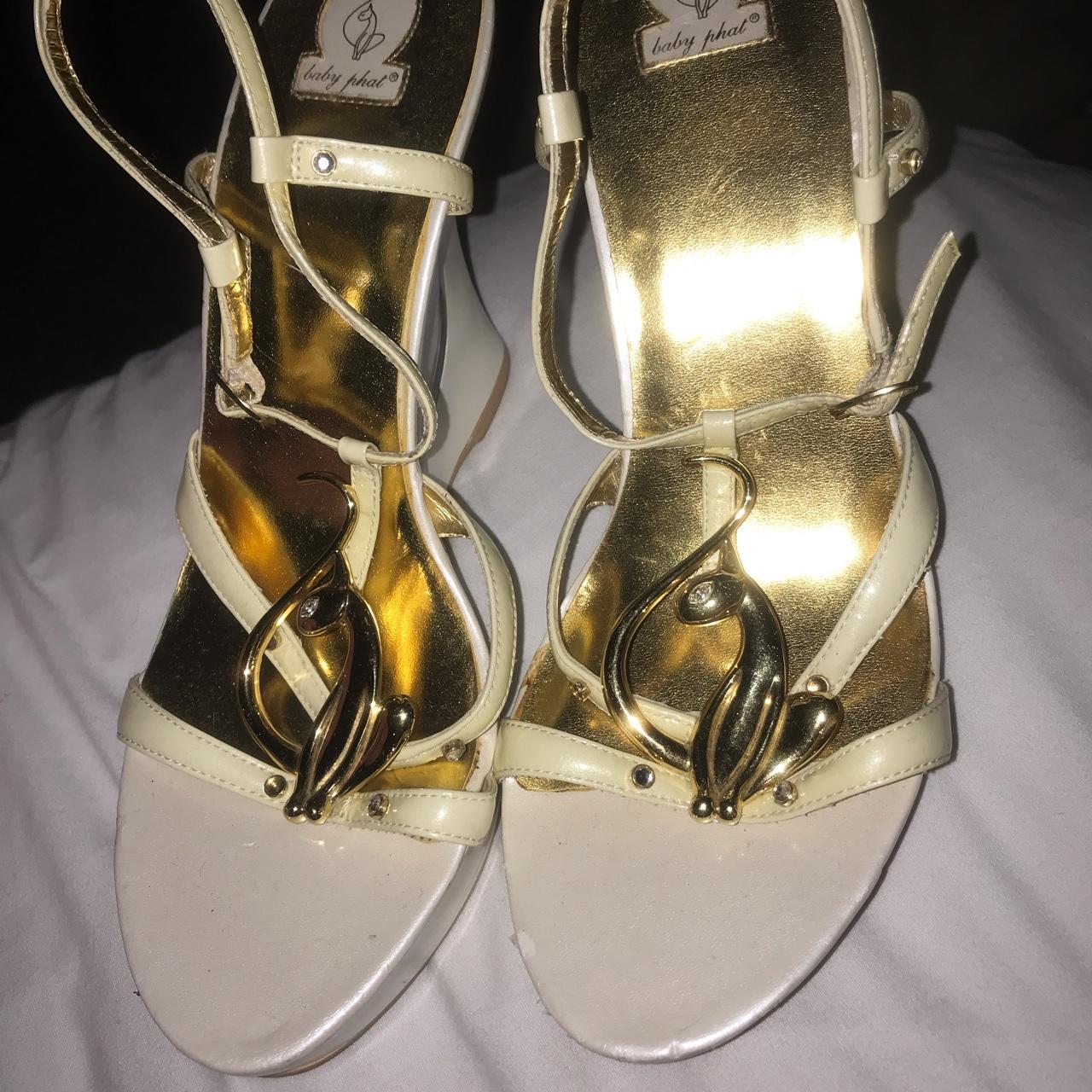 ✨Baby Phat heels ✨ gold goddess Can fit size