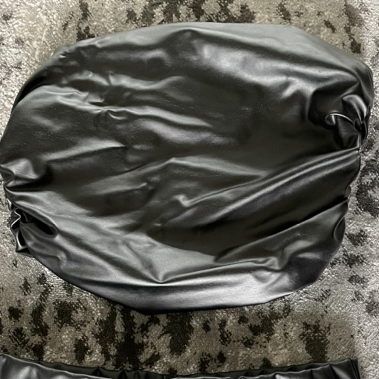 Latex black 2 piece - Depop