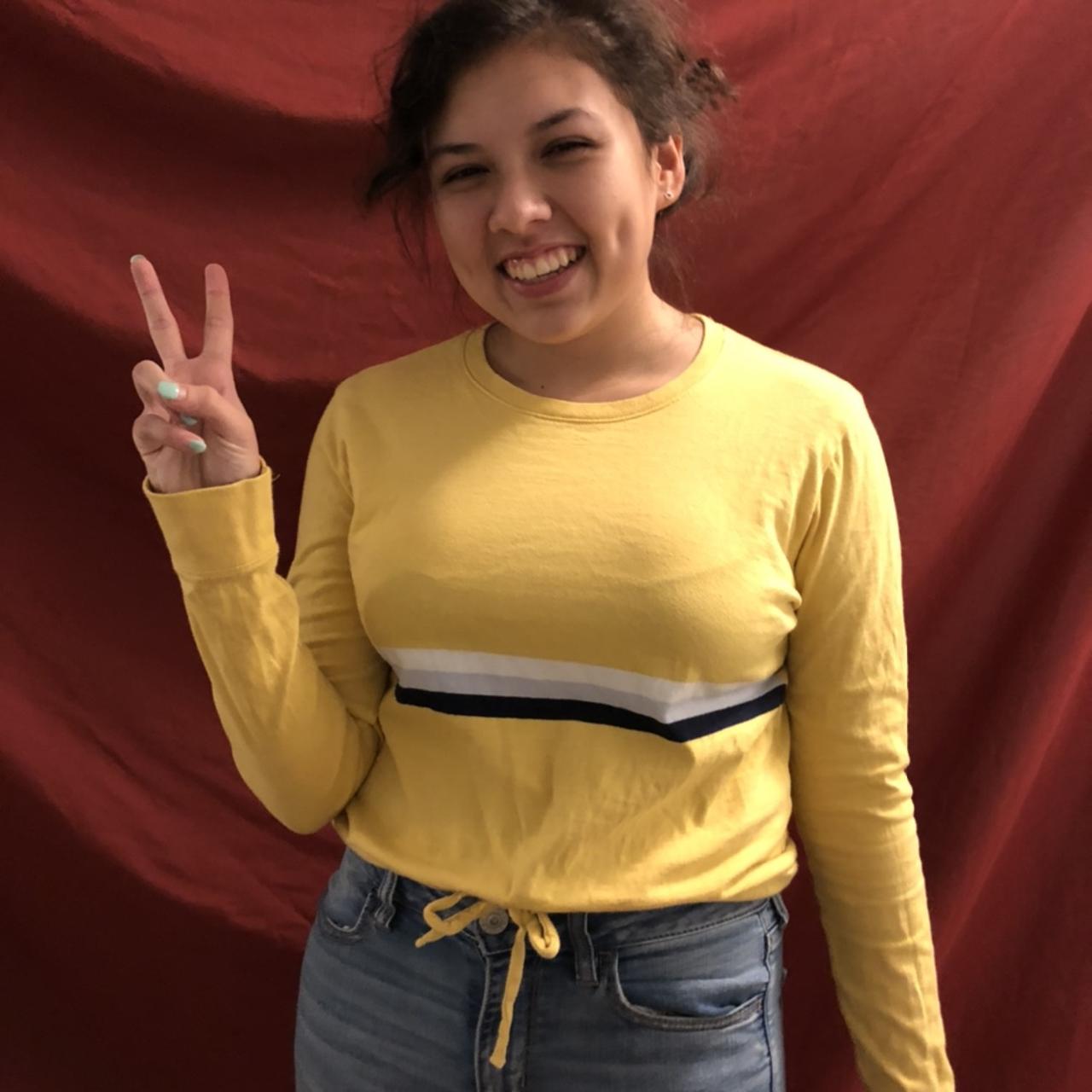 Hollister Yellow Boyfriend Tshirt Cute waist... Depop