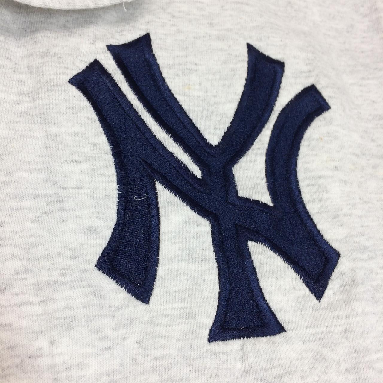 Small New York Yankees henley shirt in excellent - Depop