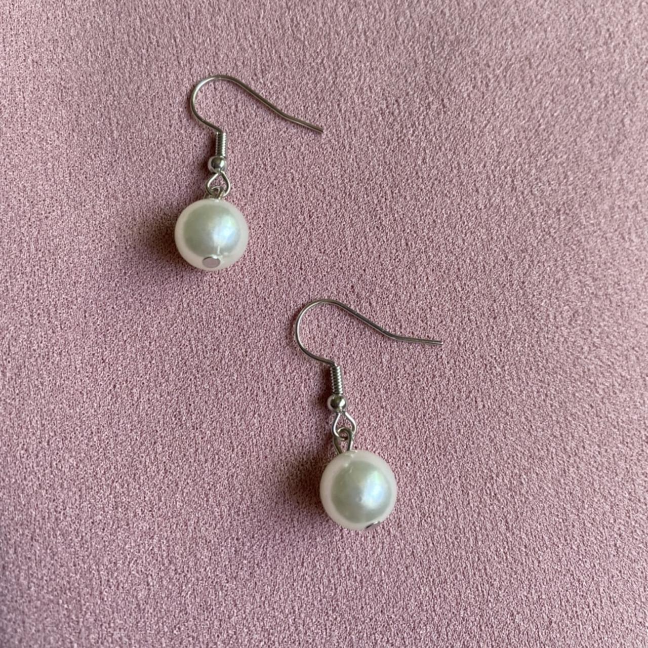 Product Image 3 - Handmade 10mm peral earrings 

-
