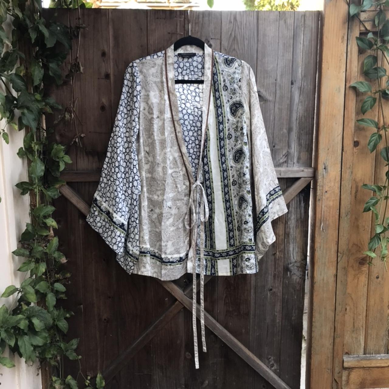 Bcbg kimono deals