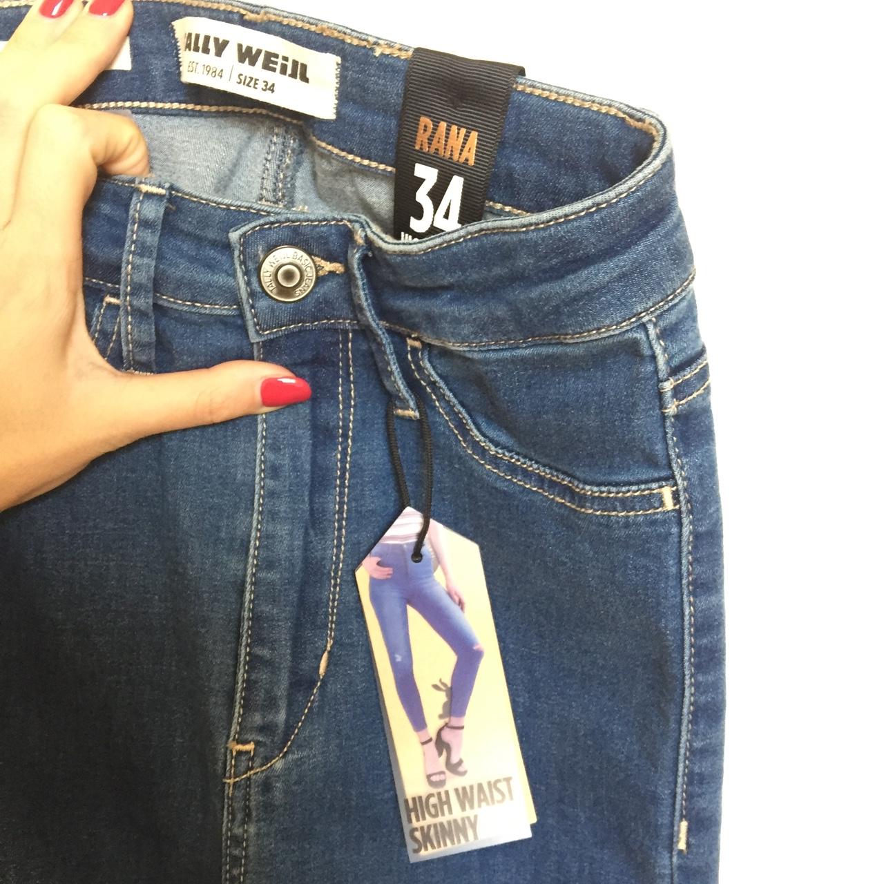 Atacado Fashion Women ′ S rasgado Denim Shorts Trousers Women Jean Jeans -  China Mulheres Jean e calções Denim preço