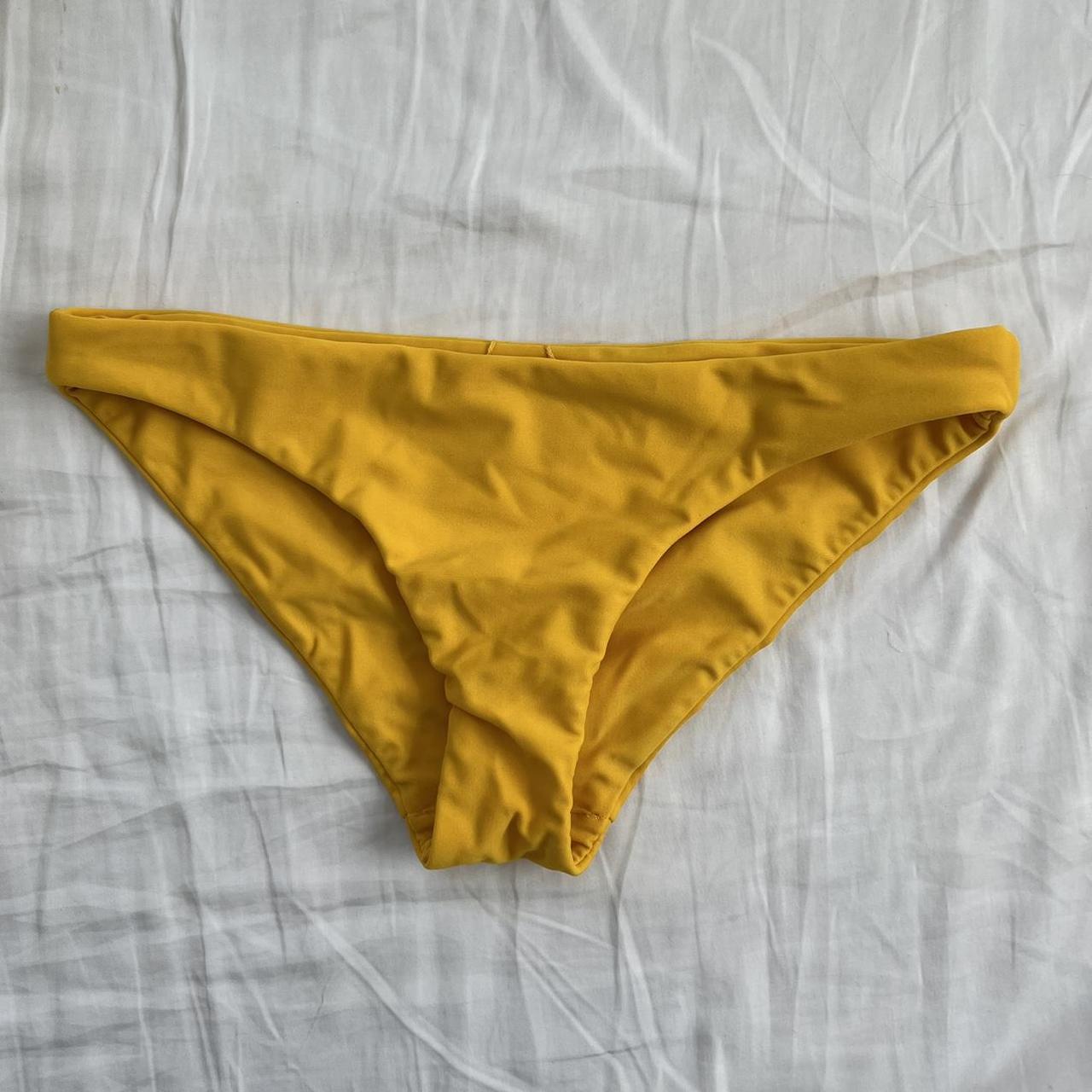 Hurley Women's Yellow Bikini-and-tankini-bottoms | Depop