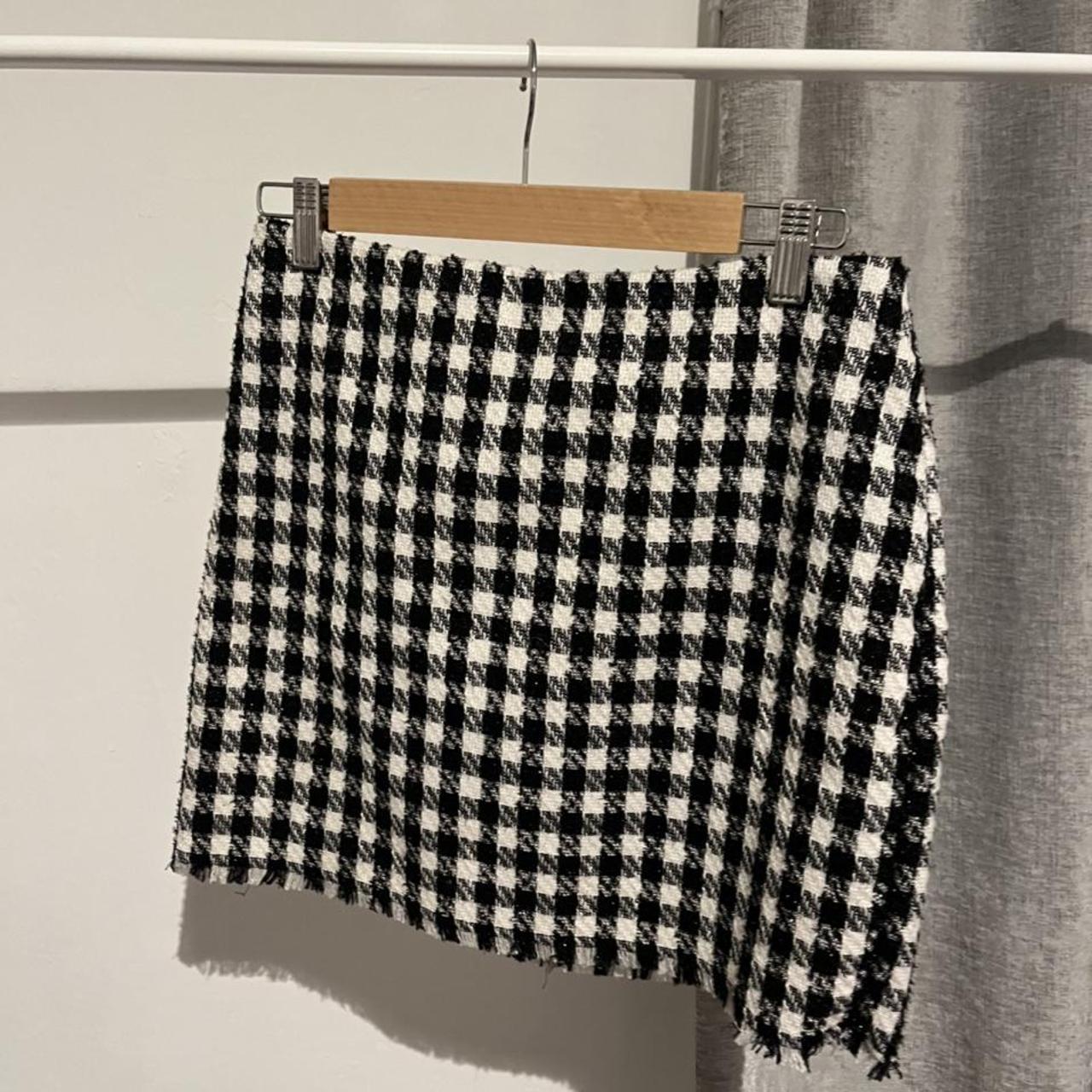 Black & white checkered mini skirt. Size 8-10 Worn a... - Depop