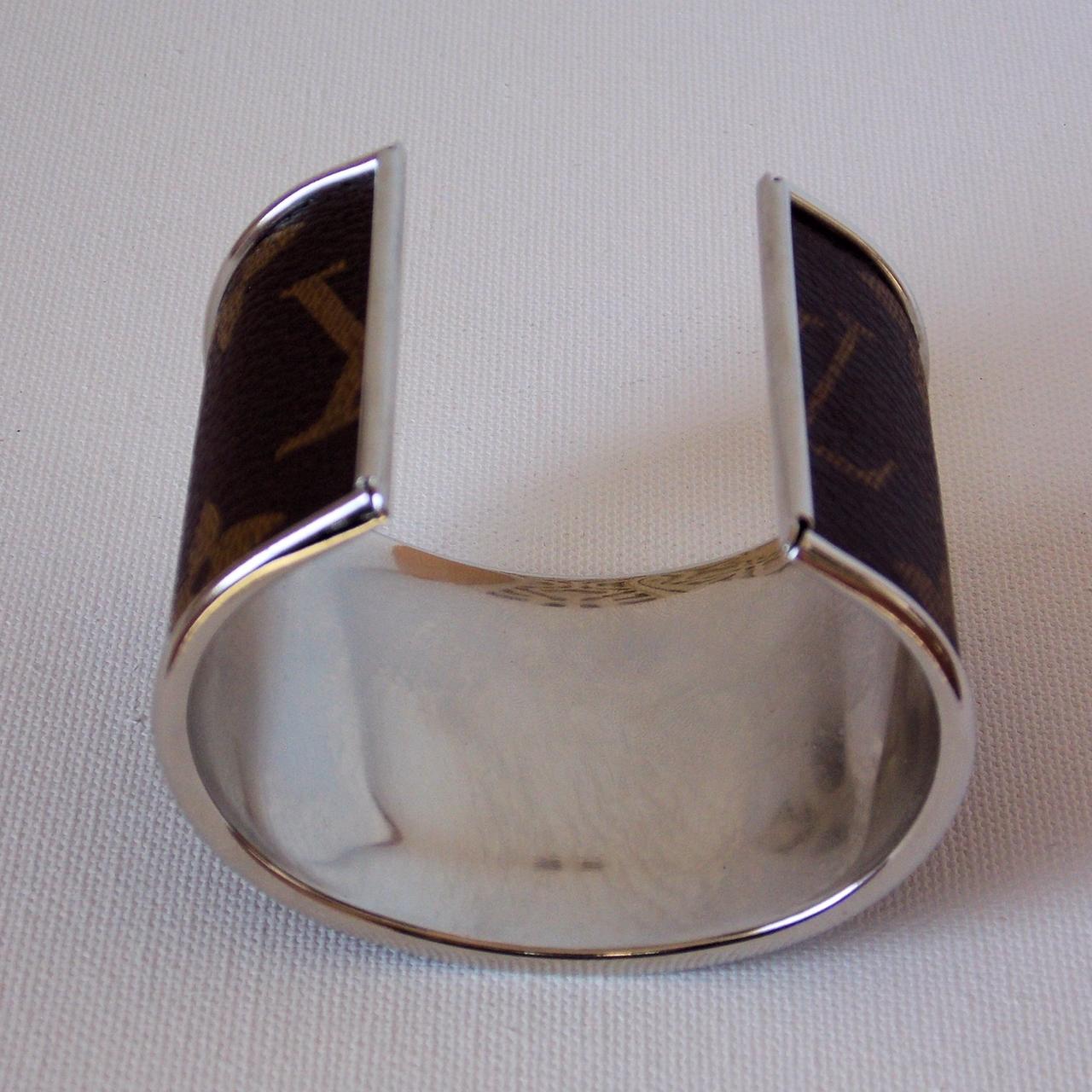 Repurposed Louis Vuitton Key Clasp Mixed Metals Bracelet – DesignerJewelryCo