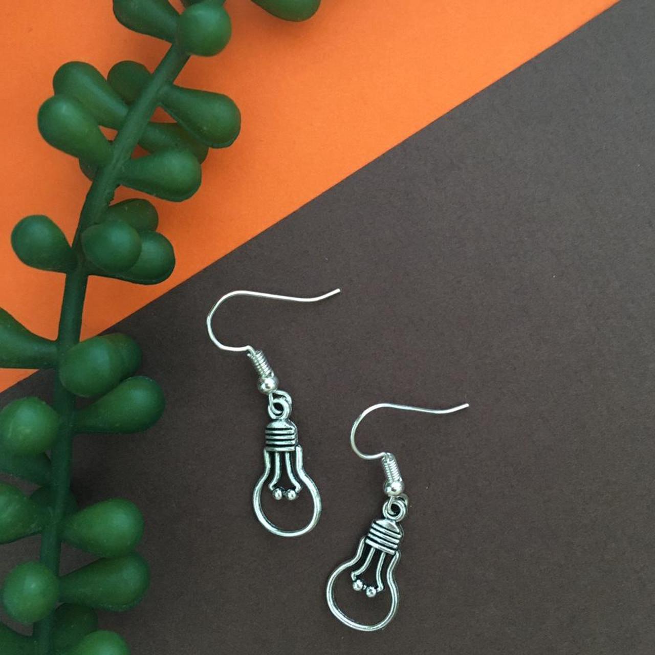 Women's Grey and Silver Jewellery Depop