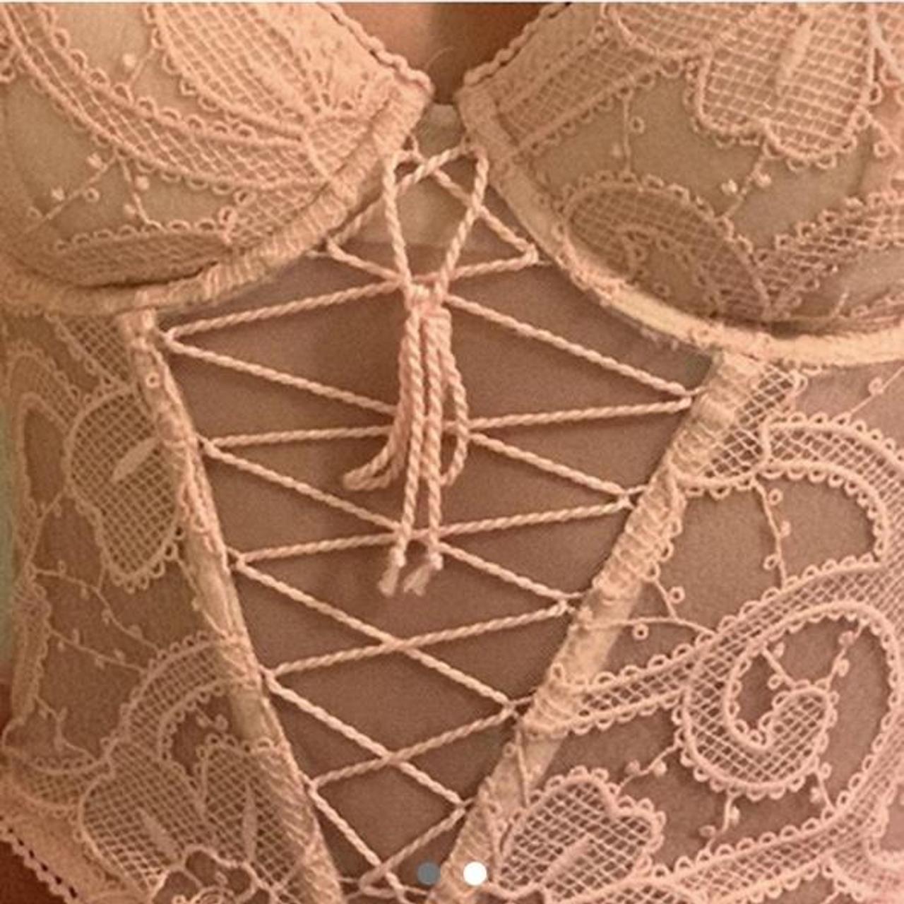 32D Victoria’s Secret bustier gives fairy princess... - Depop